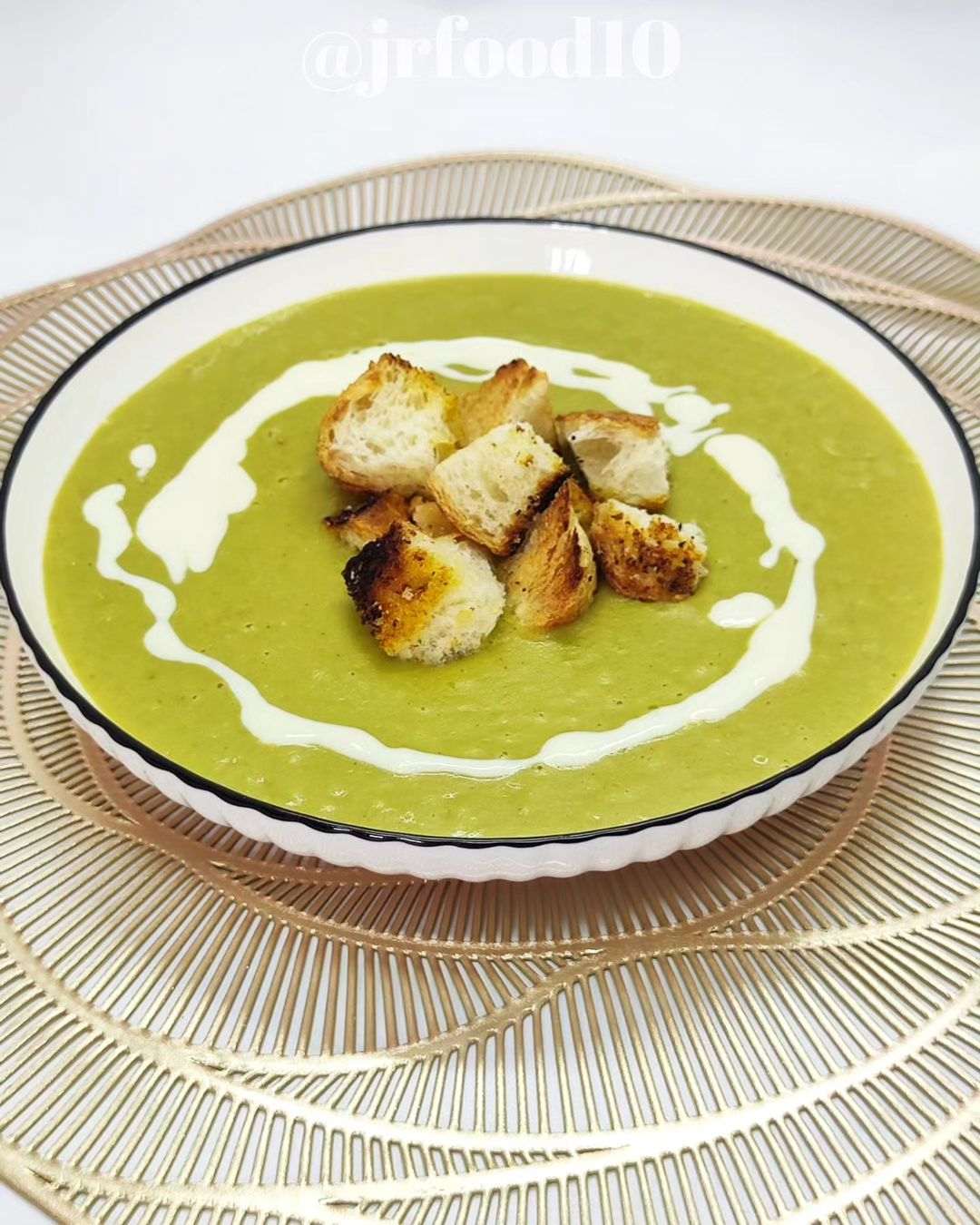 Irish farmhouse soup with crouton