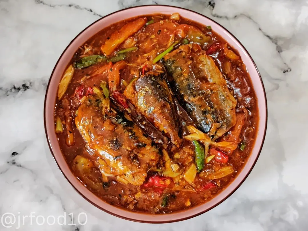 Tumis Sarden (Sardines in Tomato Sauce)