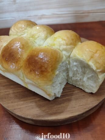 Eggless dinner rolls