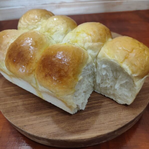 Eggless dinner rolls