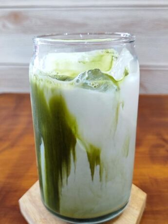 How to Make Iced Matcha Latte