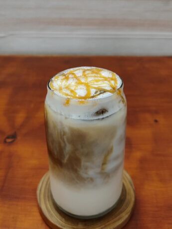 Iced Caramel Macchiato