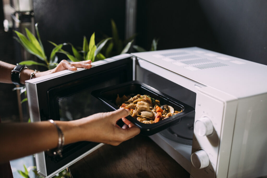 14 Easy Microwave Meals Even Teens Can Make Feature 5